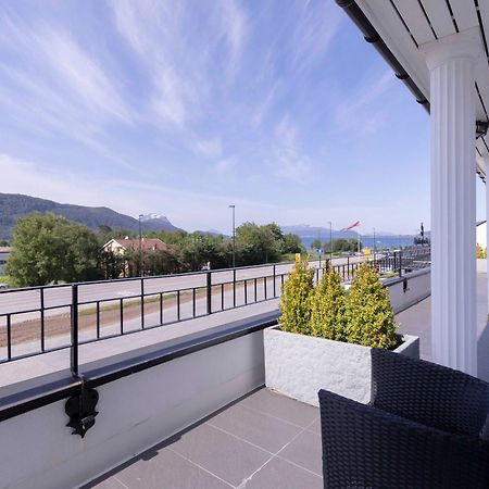 Aursnes Hotell Sykkylven Exterior foto