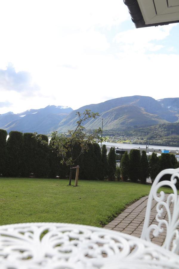 Aursnes Hotell Sykkylven Exterior foto